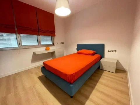 Shqiperi, jepet me qera apartament 3+1 Kati 6, 140 m² 1.500 € 