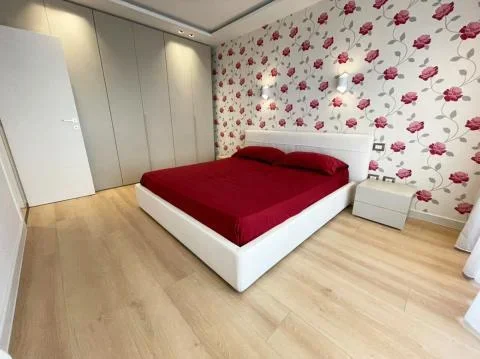 Shqiperi, jepet me qera apartament 3+1 Kati 6, 140 m² 1.500 € 