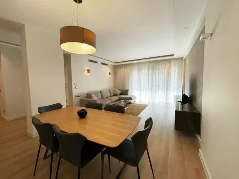 Shqiperi, jepet me qera apartament 3+1 Kati 6, 140 m² 1.500 € 