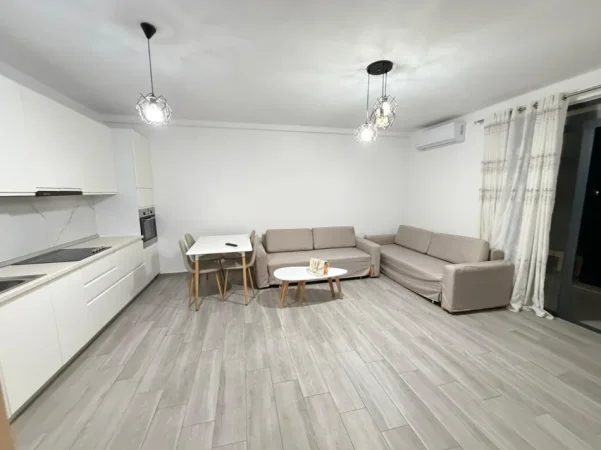 Tirane, jepet me qera apartament 3+1 Kati 2, 500 € 