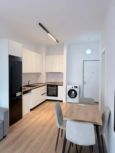 Tirane, jepet me qera apartament 1+1+Ballkon Kati 5, 49 m² .