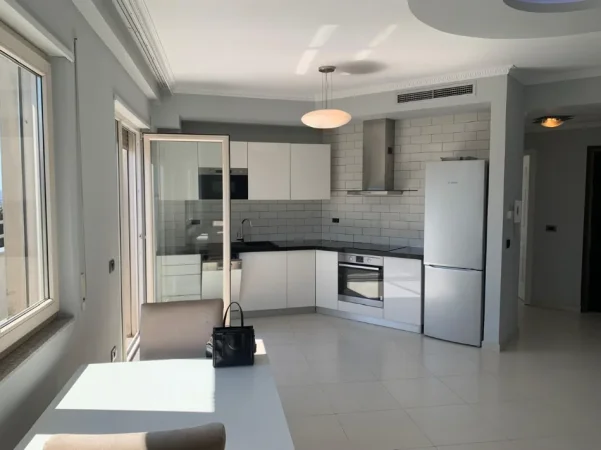 Tirane, jepet me qera apartament 1+1+Ballkon Kati 4, 79 m² 400 € 