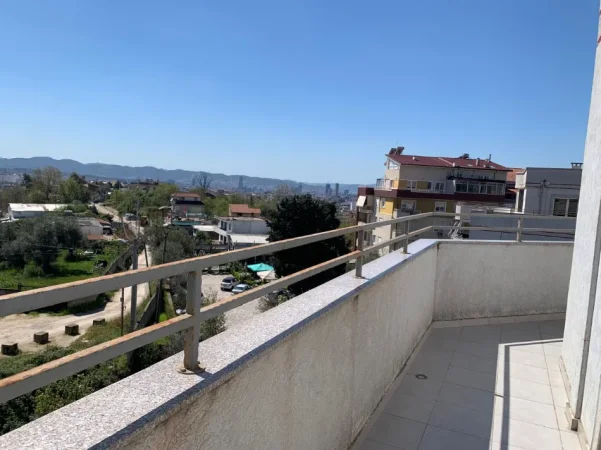 Tirane, jepet me qera apartament 1+1+Ballkon Kati 4, 79 m² 400 € 
