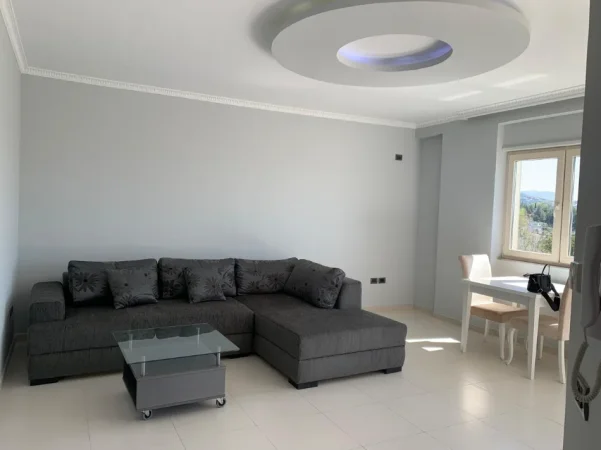 Tirane, jepet me qera apartament 1+1+Ballkon Kati 4, 79 m² 400 € 