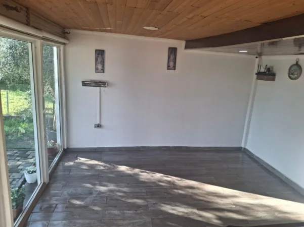 Tirane, jepet me qera ambjent biznesi Kati 0, 140 m² 380 € (Bathore)