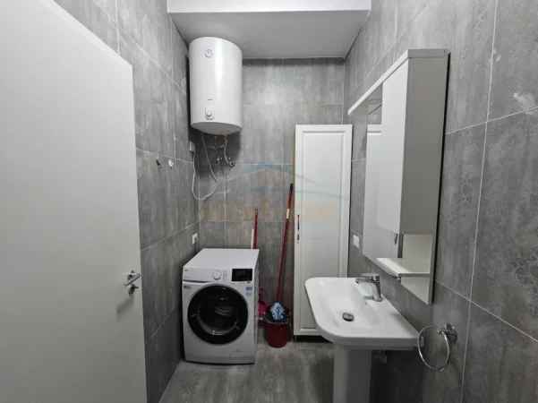 Tirane, jap me qera apartament 1+1+Ballkon Kati 3, 600 € 