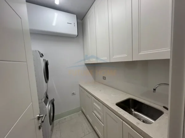 Tirane, jepet me qera apartament 3+1 Kati 6, 155 m² 1.500 € (Komuna e Parisit)