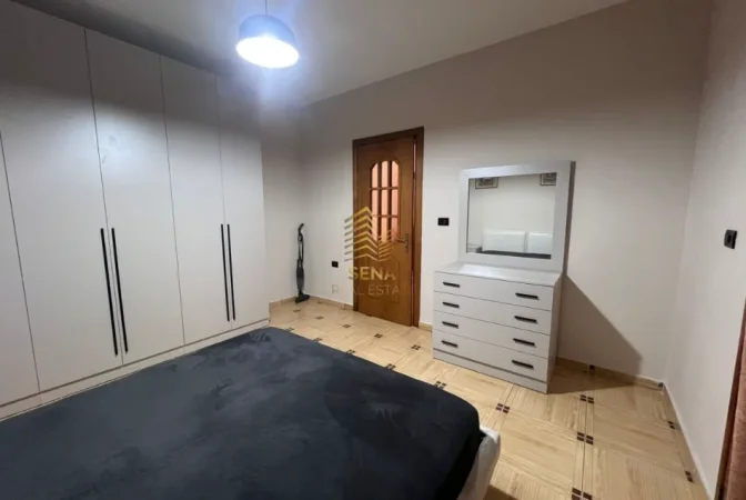 Tirane, jepet me qera apartament 1+1+Ballkon Kati 2, 67 m² 450 € (Don Bosko)