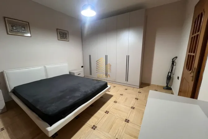 Tirane, jepet me qera apartament 1+1+Ballkon Kati 2, 67 m² 450 € (Don Bosko)