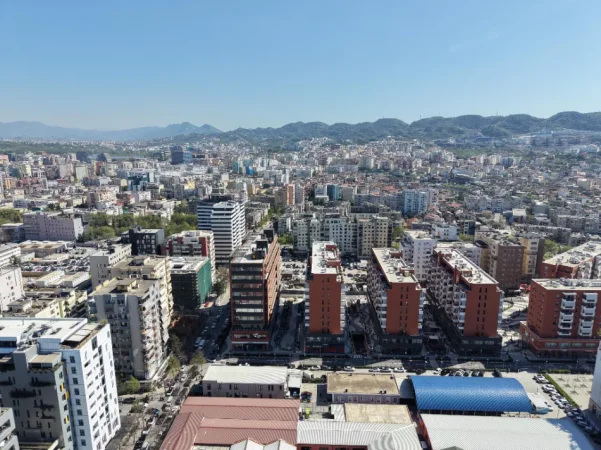 Tirane, shitet ambjent biznesi , 223 m² 777.350 € (RRUGA E KAVAJES)