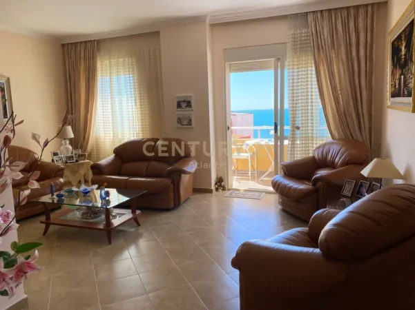Durres, jepet me qera apartament 2+1 Kati 7me ashensor , 700 €