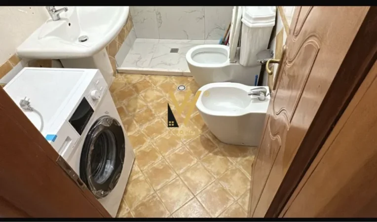Tirane, jepet me qera apartament 2+1+Ballkon Kati 7, 80 m² 670 € (BULEVARDI ZHAN D'ARK)