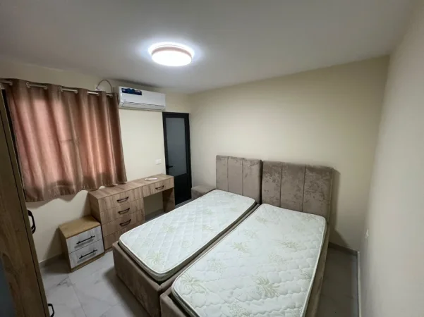 Jepet me Qera Hyrje 1+1 ne QSUT, SPITALET ,  350 Euro