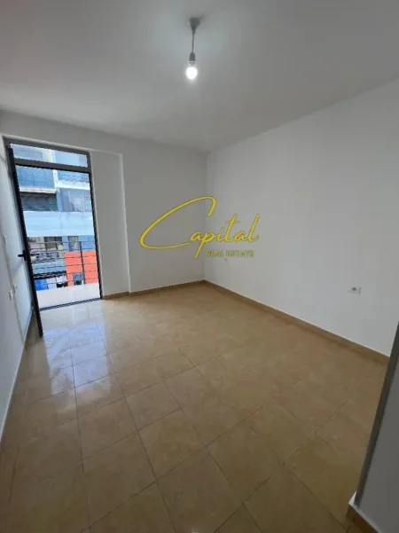 Tirane, shitet apartament 1+1 Kati 7, 73 m² 125.000 € (YZBERISHT)