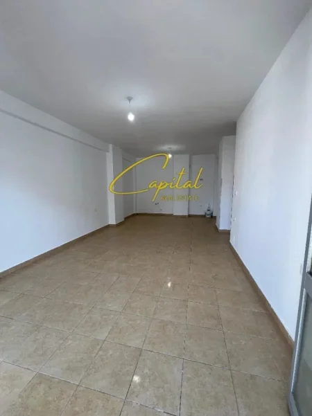 Tirane, shitet apartament 1+1 Kati 7, 73 m² 125.000 € (YZBERISHT)