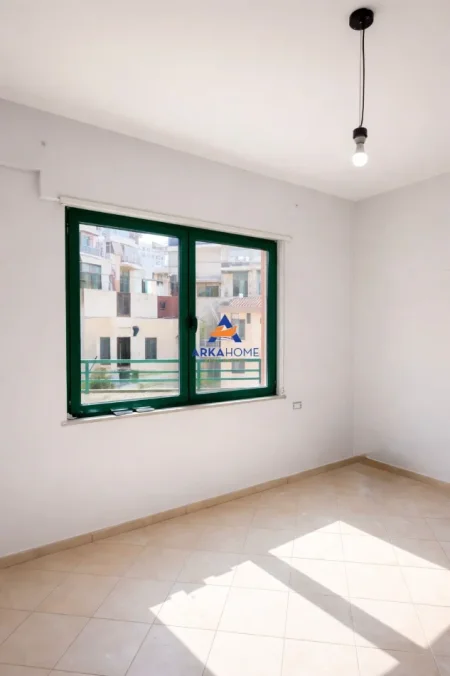 Tirane, shitet apartament 2+1+Ballkon Kati 3, 78 m² 160.000 € 