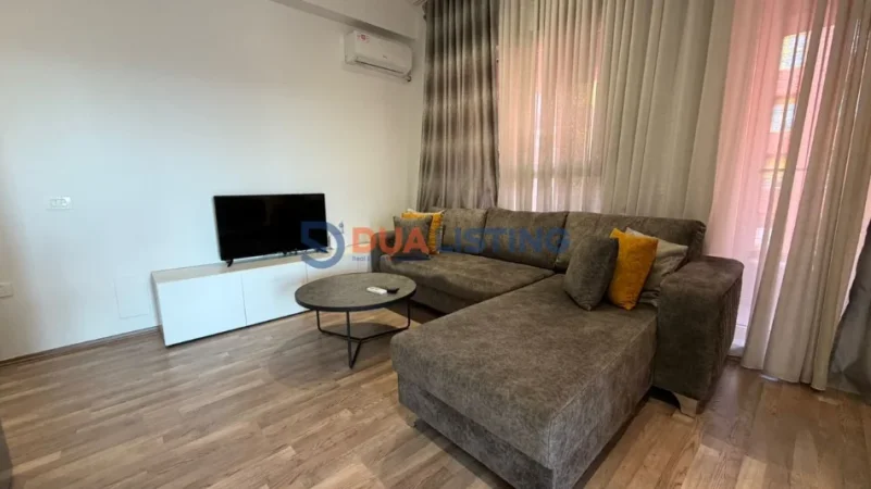 Tirane, jepet me qera apartament 1+1 Kati 8, 66 m² 420 € (Mangalem 21)