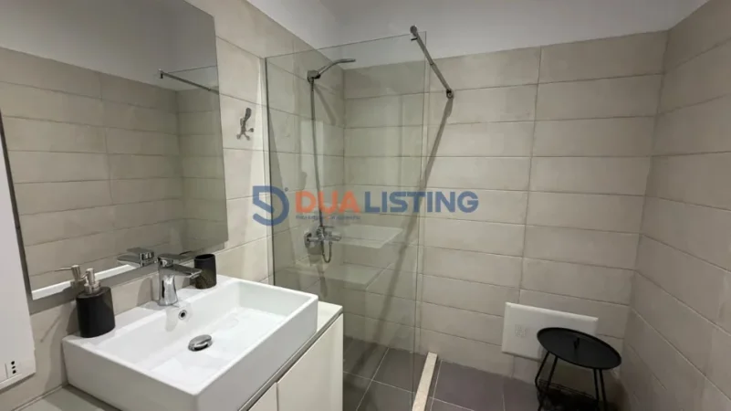 Tirane, jepet me qera apartament 1+1 Kati 8, 66 m² 420 € (Mangalem 21)