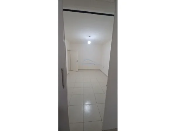 Tirane, jepet me qera apartament 3+1 Kati 2, 67 m² 400 € (Xhamlliku)