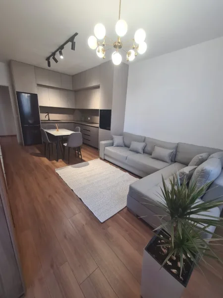 Tirane, jepet me qera apartament 1+1+Ballkon Kati 3, 70 m² 700 € (Ambasades Amerikane/Rruga Drago Siliq)