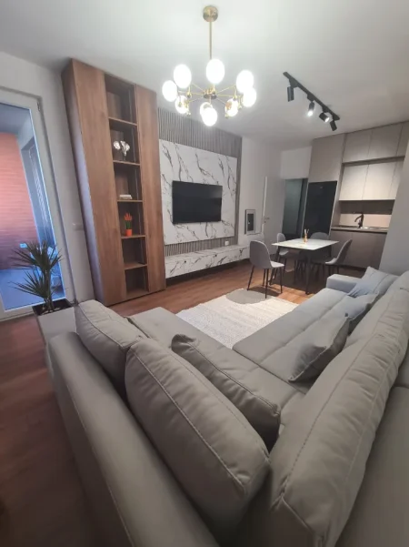 Tirane, jepet me qera apartament 1+1+Ballkon Kati 3, 70 m² 700 € (Ambasades Amerikane/Rruga Drago Siliq)
