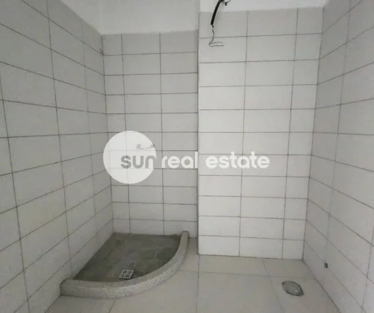 Shkoder, shitet apartament 2+1+Ballkon Kati 7, 98 m² 117.600 € (AFER POLICISE)