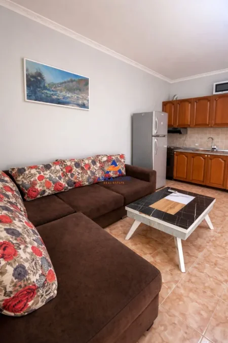 Tirane, jepet me qera apartament 1+1+Ballkon Kati 4, 70 m² 500 € 