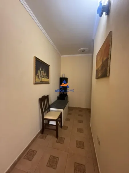 Tirane, jepet me qera apartament 1+1+Ballkon Kati 4, 70 m² 500 € 