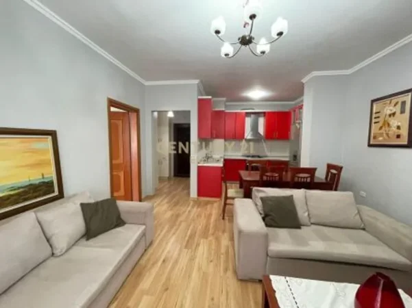 Tirane, jepet me qera apartament 1+1 Kati 4, 70 m² 450 € 