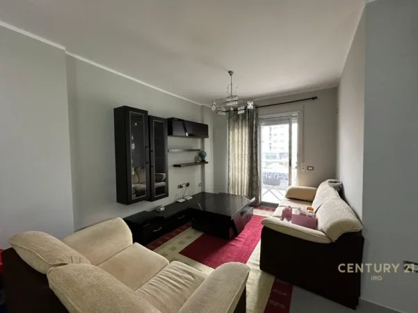 Tirane, jepet me qera apartament 2+1 Kati 2, 90 m² 500 € 