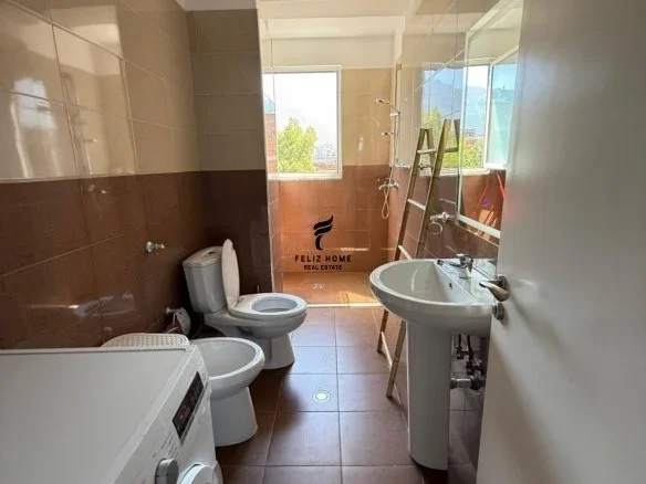 Tirane, shitet apartament 2+1 Kati 5, 90 m² 140.000 € (KINOSTUDIO)