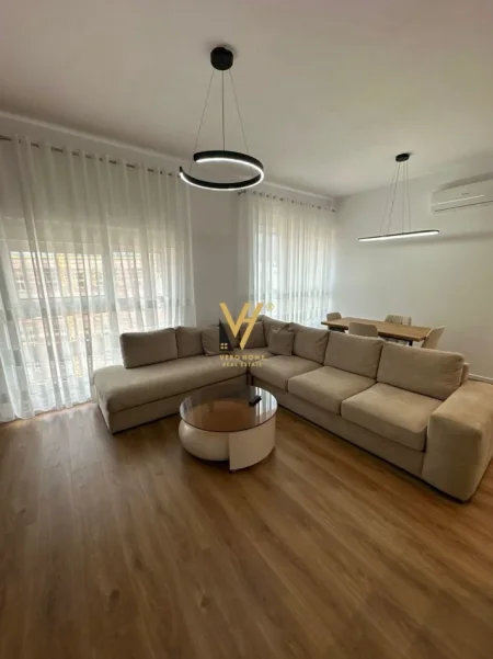 Tirane, jepet me qera apartament 1+1+Ballkon Kati 7, 63 m² 470 € (ALI DEMI)