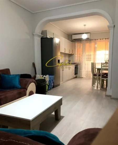 Tirane, jepet me qera apartament 1+1 Kati 3, 60 m² 500 € (21 DHJETORI)