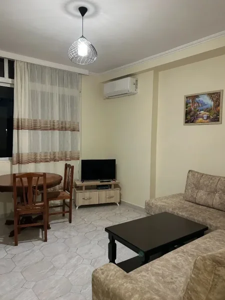 Tirane, jepet me qera apartament 1+1+Ballkon Kati 3, 50 m² 450 € (SHESHI WILLSON)