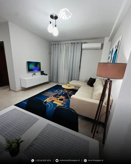 Tirane, jap me qera apartament 1+1 , 65 m² 550 € (condor center)