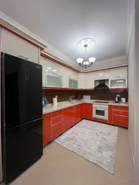 Tirane, jepet me qera apartament 2+1+Ballkon Kati 1, 100 m² 600 € 