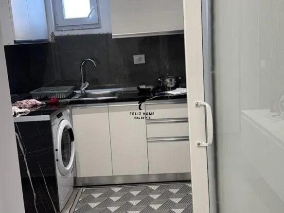 Tirane, jepet me qera apartament 1+1 Kati 1, 60 m² 500 € (5 MAJI)