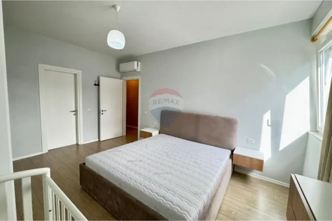 Tirane, shes 2+1+Ballkon , 105 m² 278.000 € (liqeni i thate)