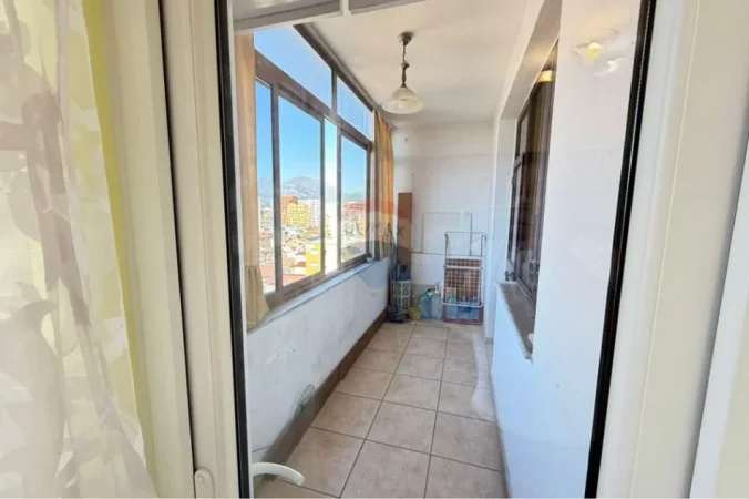 Tirane, shitet apartament 2+1+Ballkon , 106 m² (pazari i ri)