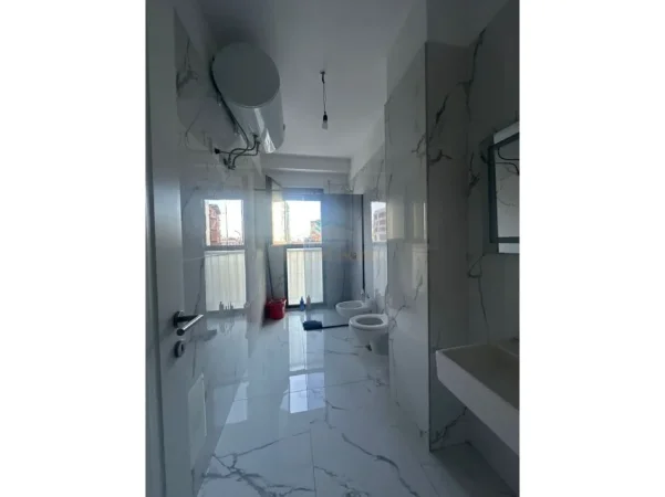 Tirane, shitet apartament 2+1+2+PARKIM Kati 1, 105 m² 235.600 € (BULEVARDI I RI)