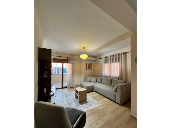 Tirane, jepet me qera apartament 1+1 Kati 8, 81 m² 850 € (MYSLYM SHYRI)