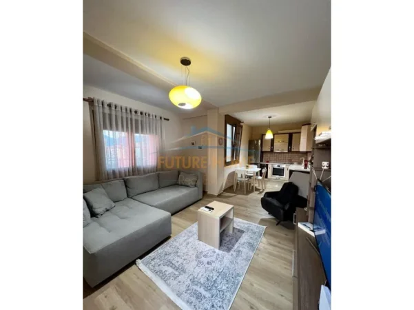 Tirane, jepet me qera apartament 1+1 Kati 8, 81 m² 850 € (MYSLYM SHYRI)