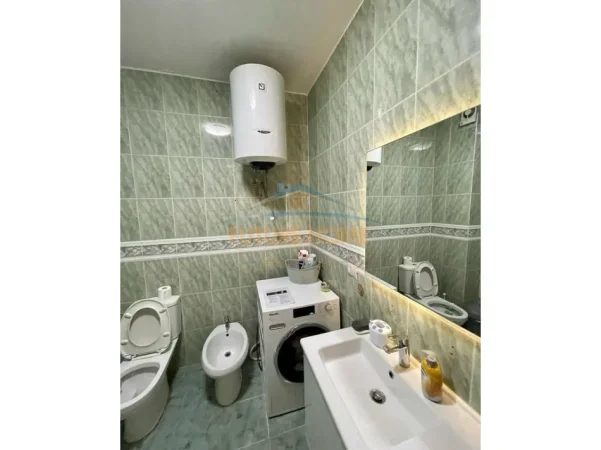 Tirane, jepet me qera apartament 1+1 Kati 8, 81 m² 850 € (MYSLYM SHYRI)