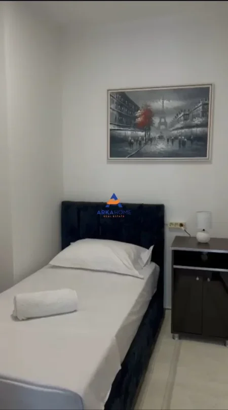 Tirane, jepet me qera apartament 2+1+Ballkon Kati 6, 76 m² 682 € 