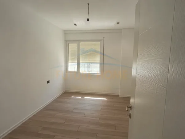 Tirane, shitet apartament 2+1 Kati 4, 109 m² 130.000 € (Fresk)