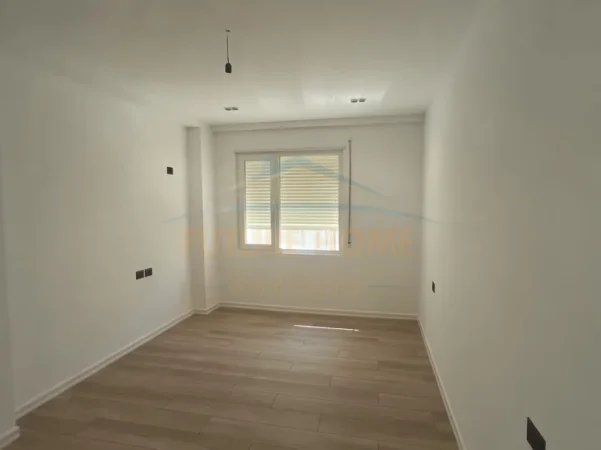 Tirane, shitet apartament 2+1 Kati 4, 109 m² 130.000 € (Fresk)