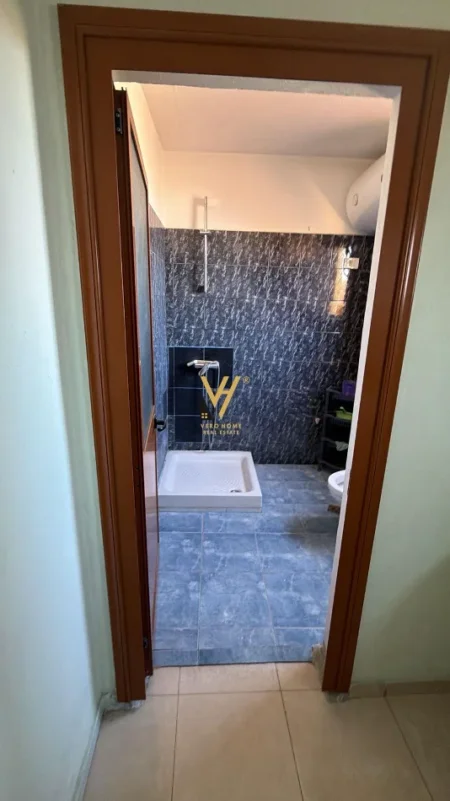 Tirane, jepet me qera apartament 2+1+Ballkon Kati 2, 100 m² 520 € (DON BOSKO)