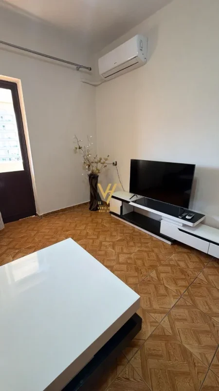 Tirane, jepet me qera apartament 2+1+Ballkon Kati 2, 100 m² 520 € (DON BOSKO)