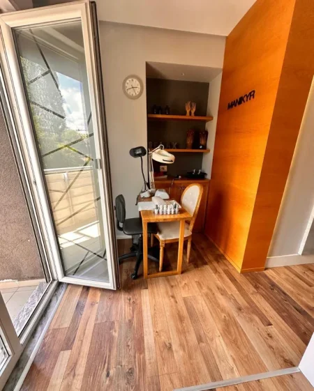 Tirane, jepet me qera ambjent biznesi Kati 2, 100 m² 1.500 € (DON BOSKO)