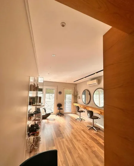 Tirane, jepet me qera ambjent biznesi Kati 2, 100 m² 1.500 € (DON BOSKO)
